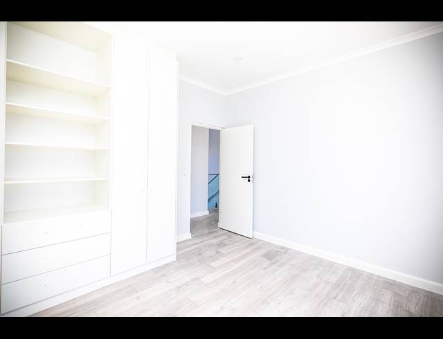 4 BEDROOM FREEHOLD FOR SALE IN SANDOWN